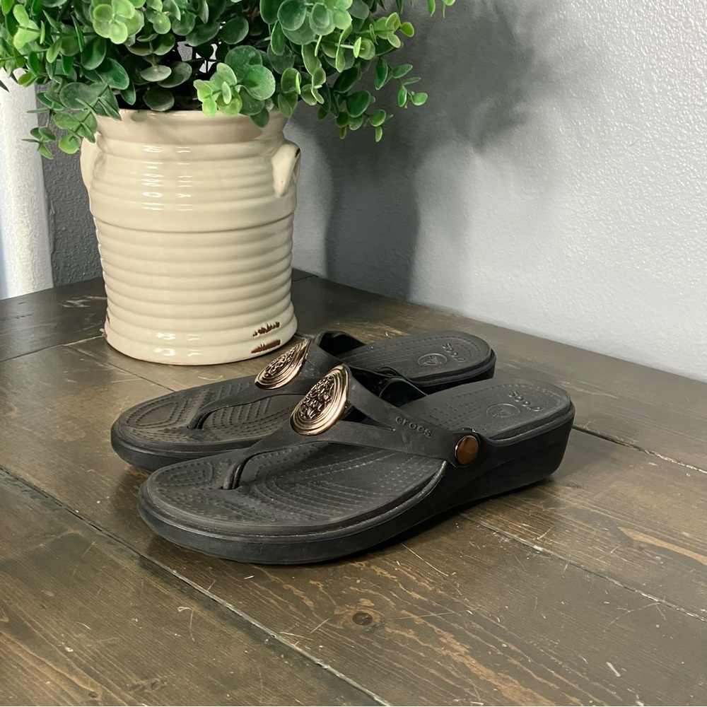 Crocs Sandals Women’s 6 Sanrah Black Embellished Summer Beach Casual